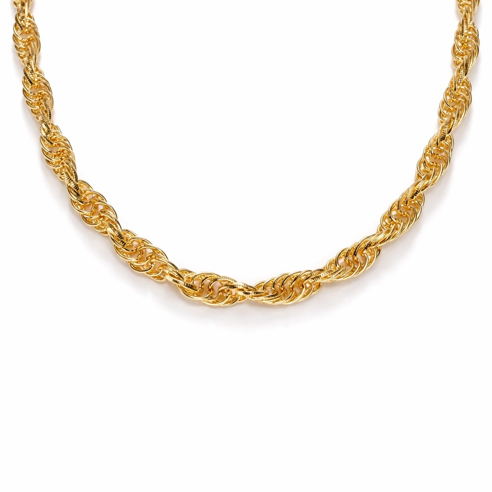 Chic Twisted Gold Necklace